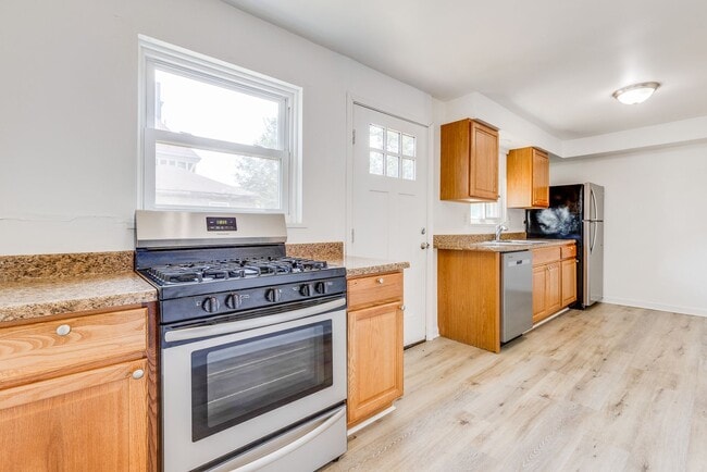 Building Photo - 215 Millbridge St