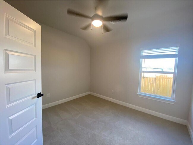 Building Photo - 104 Periwinkle Ln