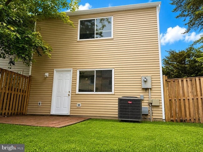 Building Photo - 5559 Hecate Ct