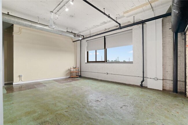 Building Photo - 426 Marietta St NW