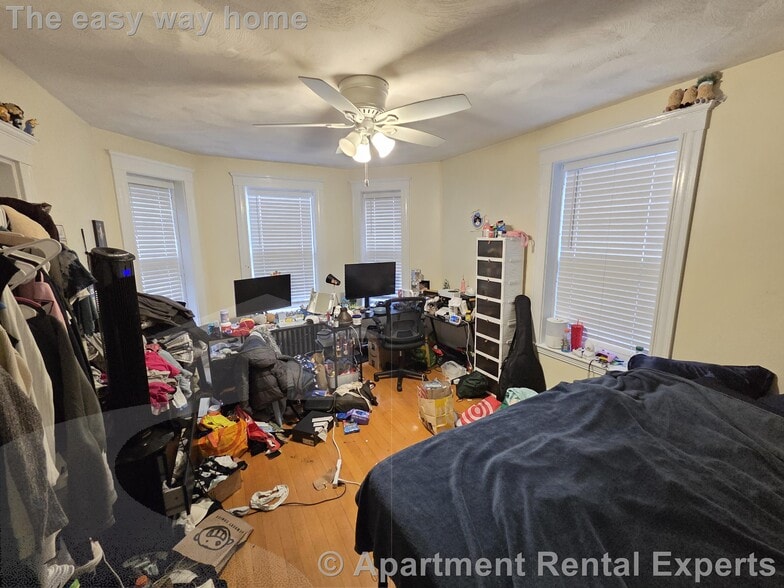 Building Photo - 25 Fairfield St