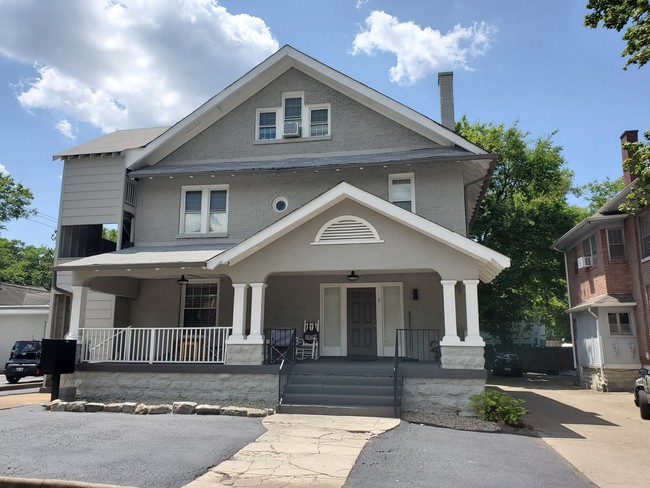 Primary Photo - 2113 Belmont Blvd