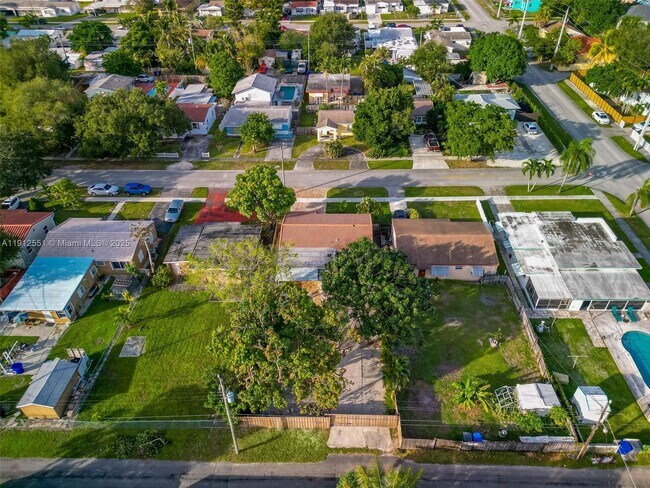 Building Photo - 2410 Coolidge St