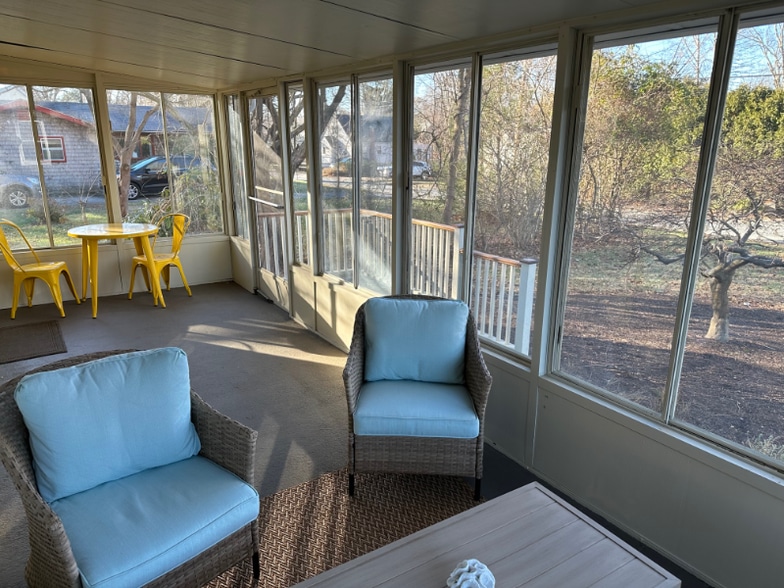 Building Photo - 6 Courtland Dr