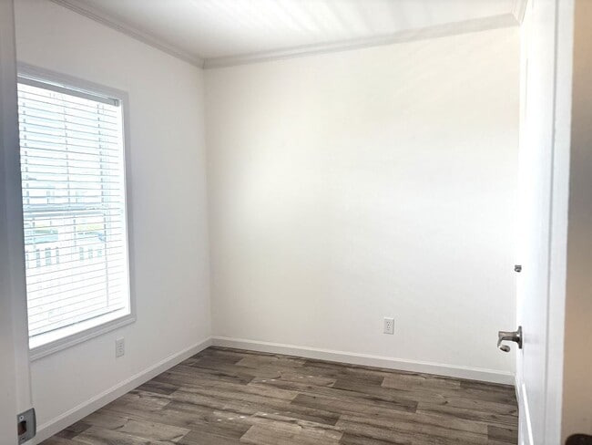 Building Photo - 34651 Robins Song Rd