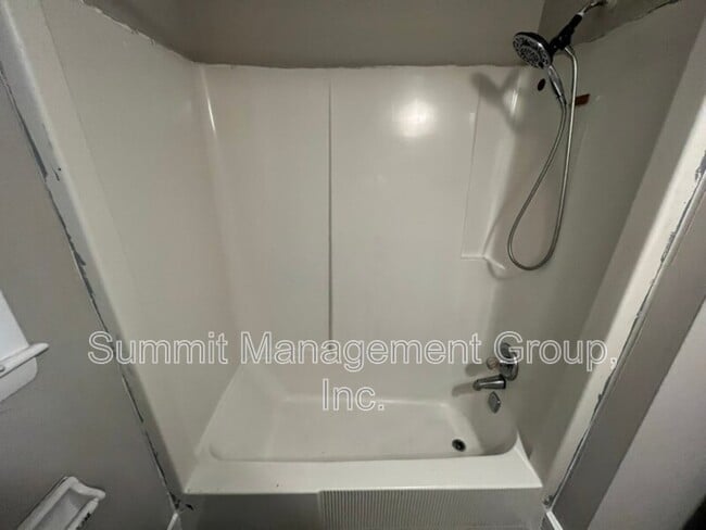 Building Photo - 8109 Cardav Ct SE