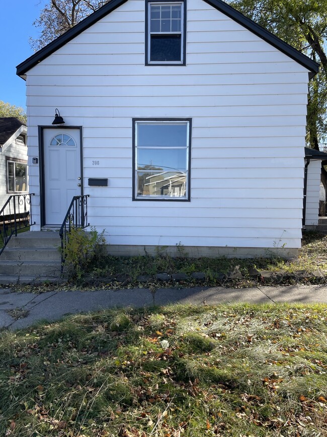 Building Photo - 706 E Saint Germain St