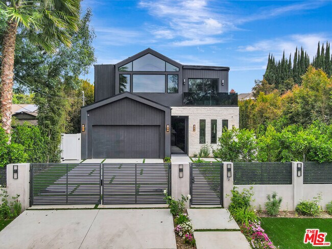 Building Photo - 15602 Morrison St