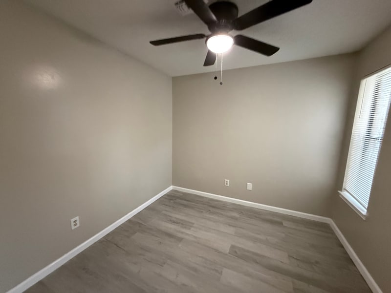 Building Photo - 4401 River Valley Dr