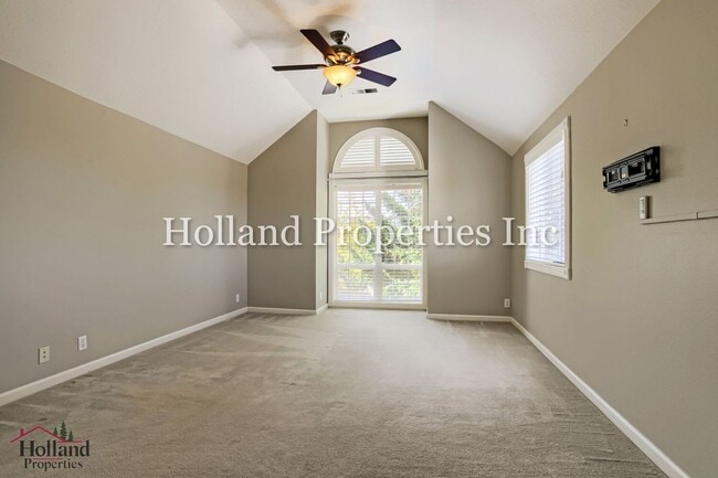 Building Photo - 16308 SW Timberland Dr