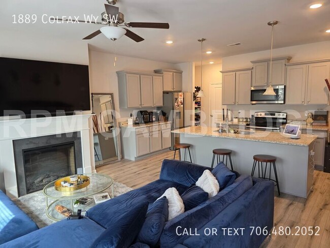 Building Photo - For Rent: Stunning 3-Bed, 3-Bath Townhome ...