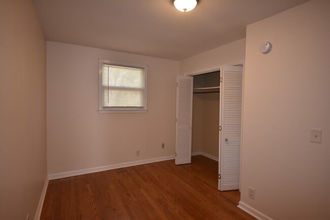 Building Photo - 2 Bedroom Duplex Close to MTSU & Downtown ...