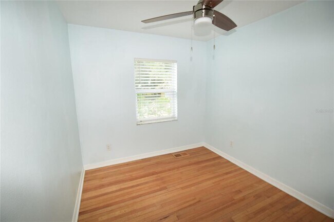 Building Photo - 2212 Hoffner Ave