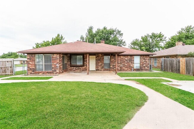 Building Photo - 100 N Eastgate Dr