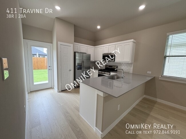 Building Photo - 411 Travine Dr