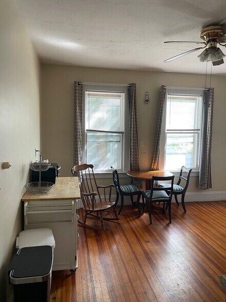 Building Photo - 246 Coleridge Ave