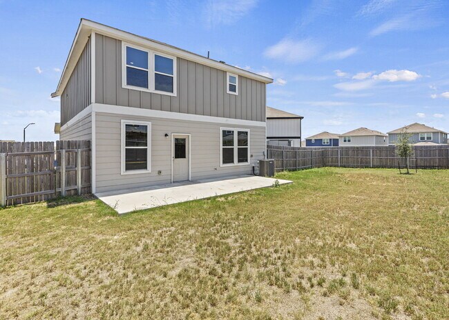 Building Photo - Welcome to your chic and spacious retreat
