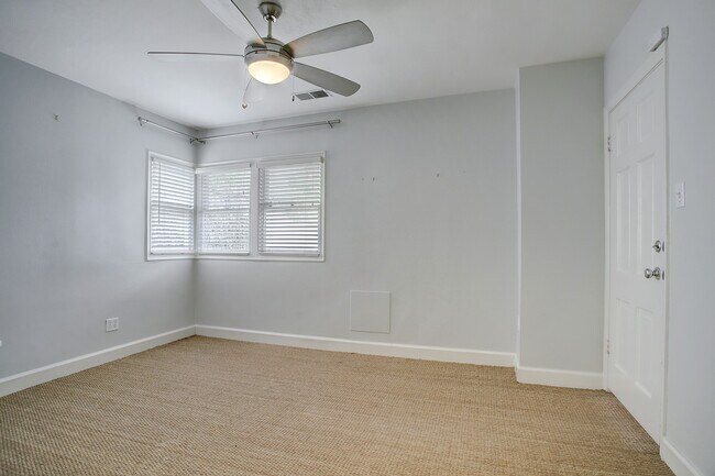 Building Photo - 2228 Addison Rd