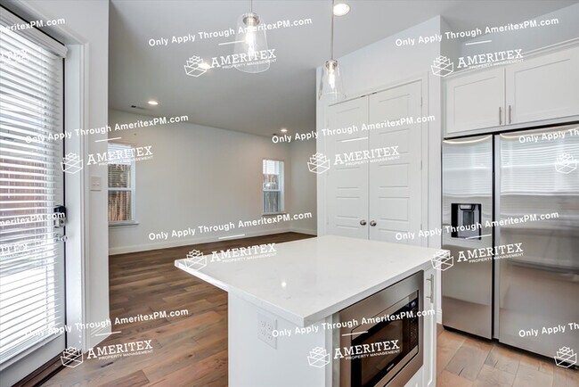 Building Photo - 6348 Oakbend Cir