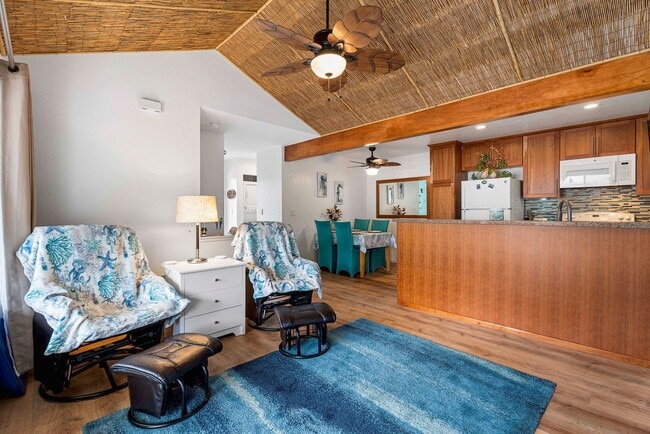 Building Photo - 2 Bedroom 2 Bathroom Fully Furnished Condo