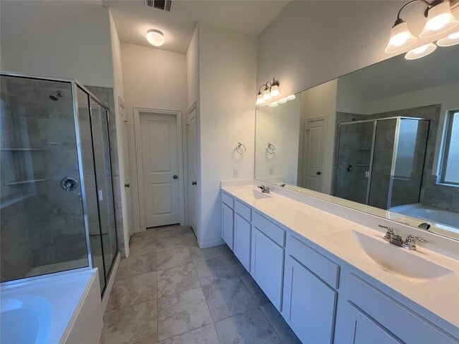 Building Photo - 212 Baralo St