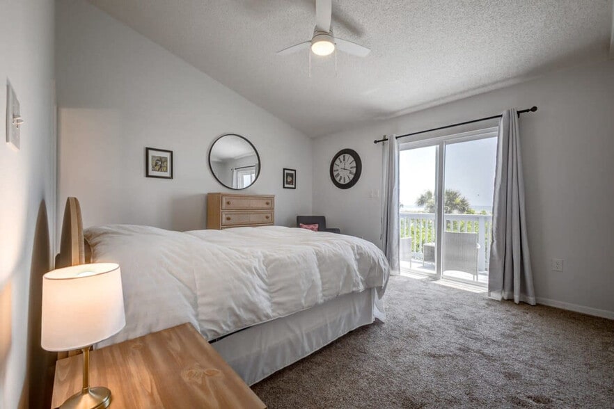 Building Photo - 603 Shorewood Dr