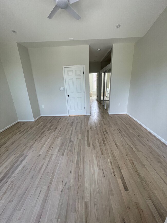 Building Photo - 3131 11th St NW