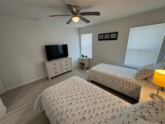 Building Photo - 10200 W Fishbowl Dr