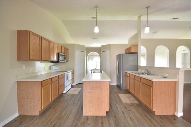 Building Photo - 1006 Fox Trail Ave