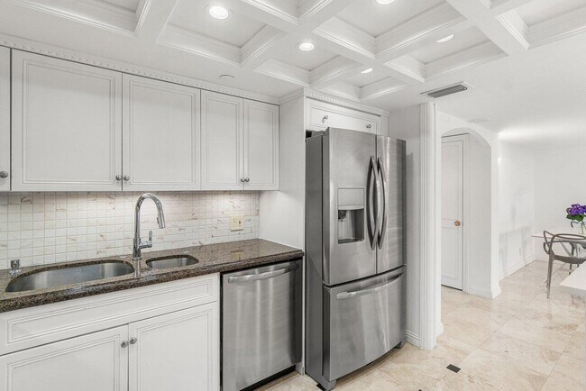 Building Photo - 4201 N Ocean Blvd