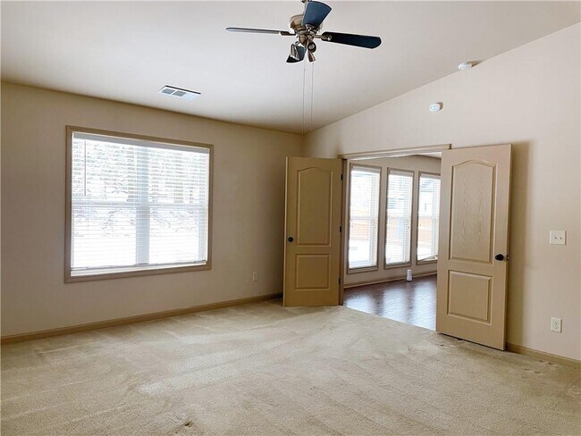 Building Photo - 1821 Bridle Rd