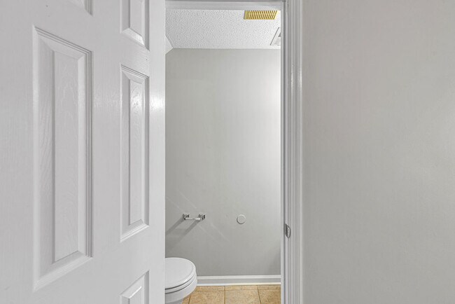 Building Photo - 408 Timberlake Trail