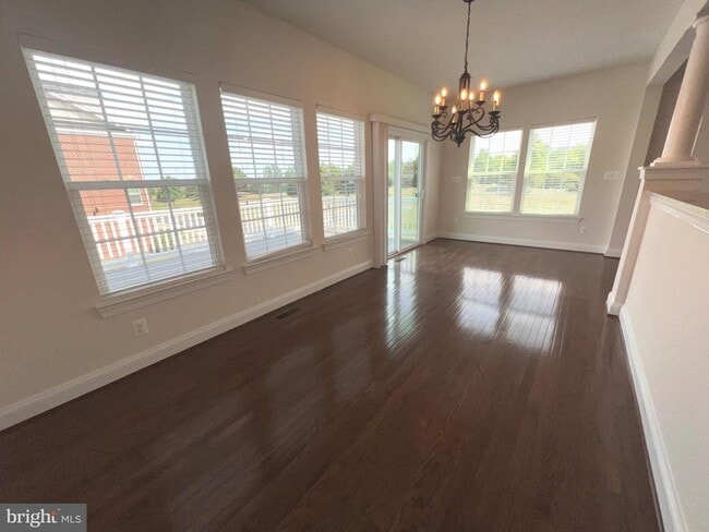 Building Photo - 25835 Clairmont Manor Square