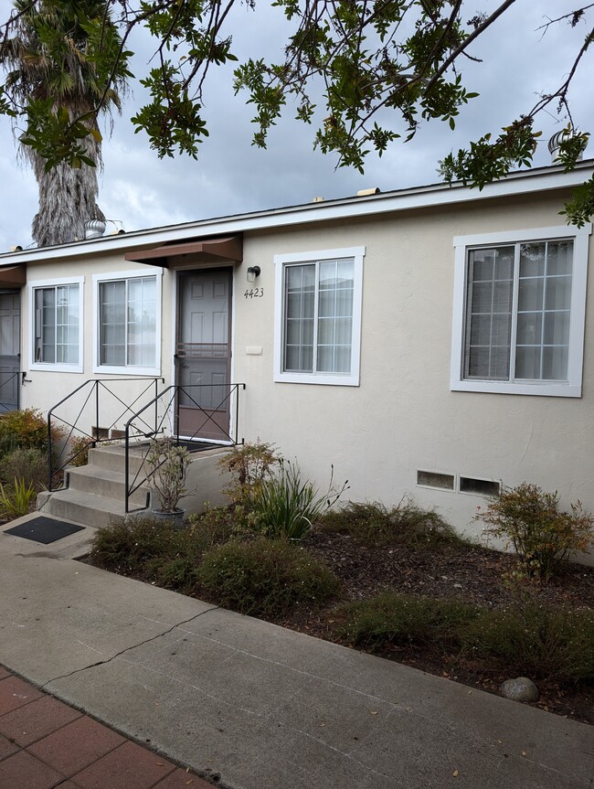 front entry - 4423 College Ave