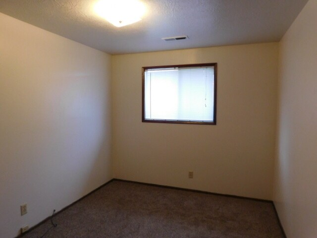 Building Photo - 3Bd/2Ba Single Story House - For viewing!