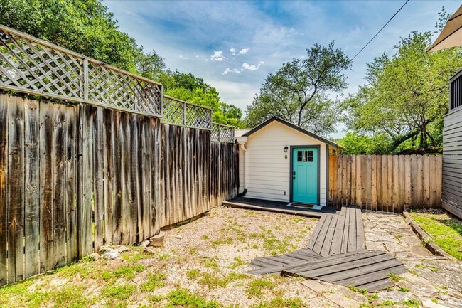 Primary Photo - 1317 Newning Ave