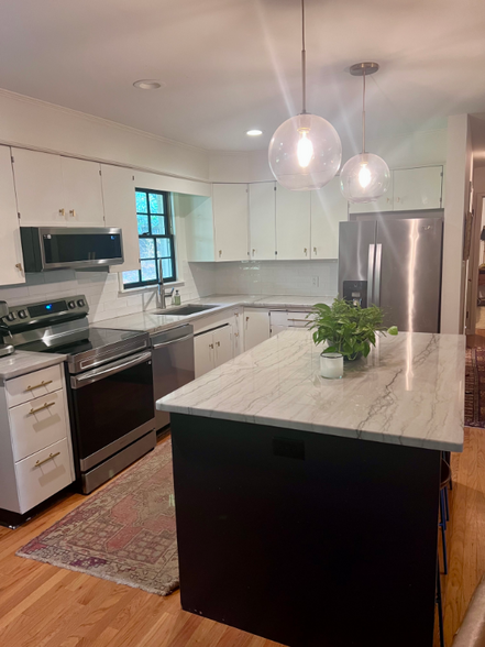 Building Photo - 4109 Panorama Dr SE