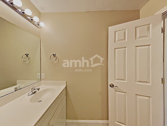 Building Photo - 2098 Prescott Way