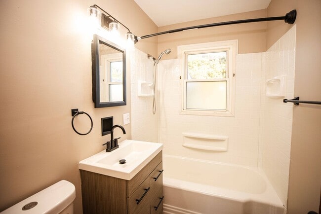 Building Photo - Beautifully remodeled two bedroom home for rent. Central A/C, updated kitchen an bathroom, new fl...