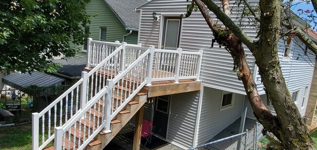 Building Photo - 410 Morton Ave