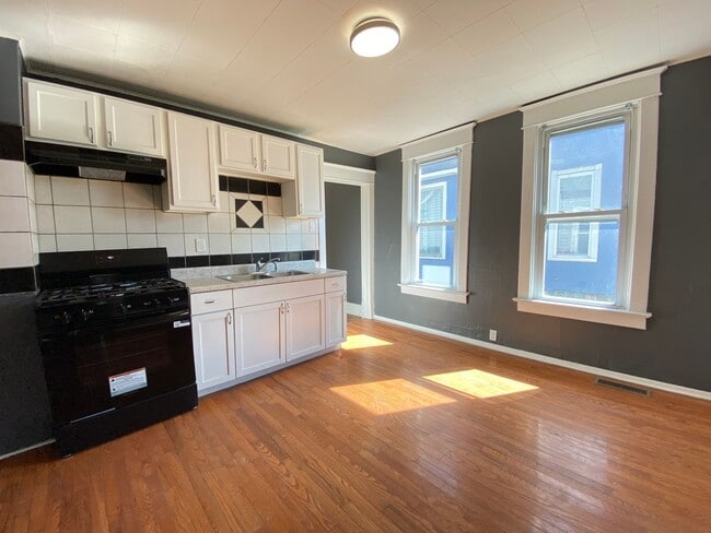 Building Photo - 4 Bedroom Home in Hammond