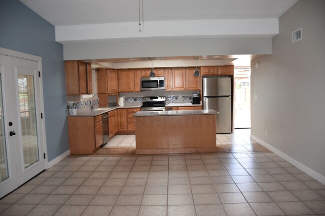 Building Photo - Great home in Mature Neighborhood