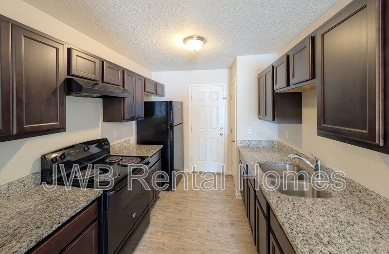 Building Photo - 8253 Nussbaum Dr
