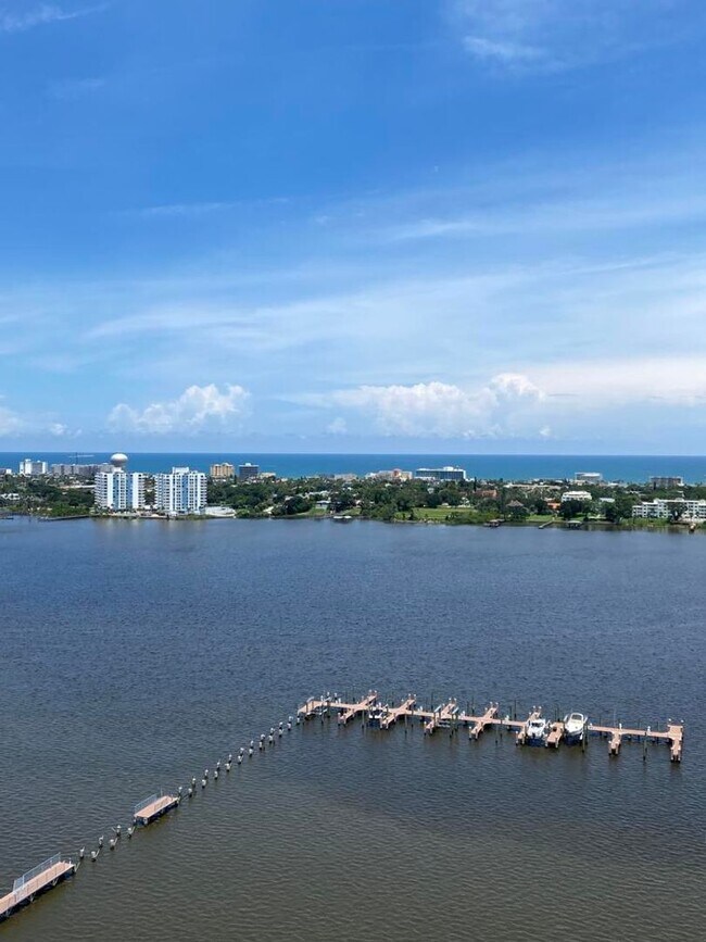 Building Photo - 2/2 Marina Grande Condominium