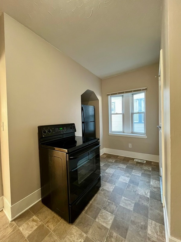 Building Photo - 216 Poplar St