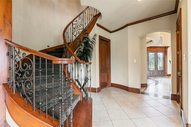 Building Photo - 22 Post Shadow Estate Dr