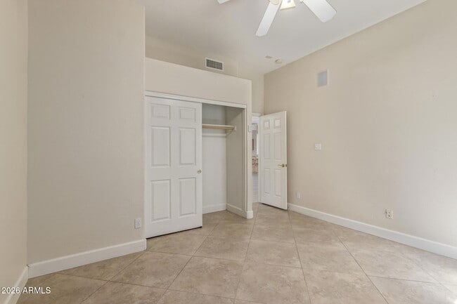 Building Photo - 589 N Acacia Dr