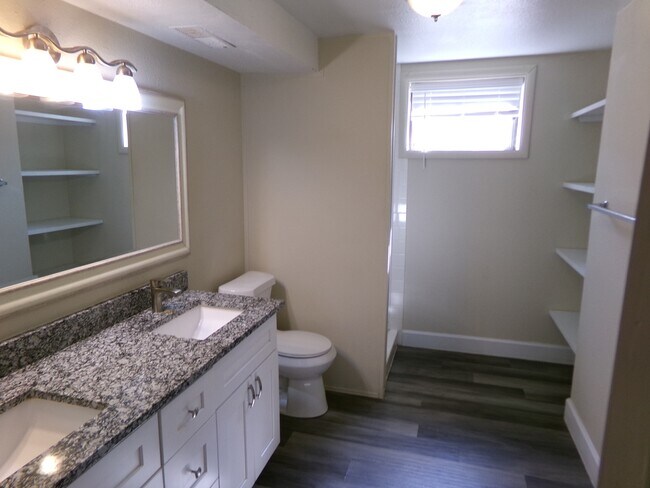 Building Photo - 1132 Ponderosa Dr