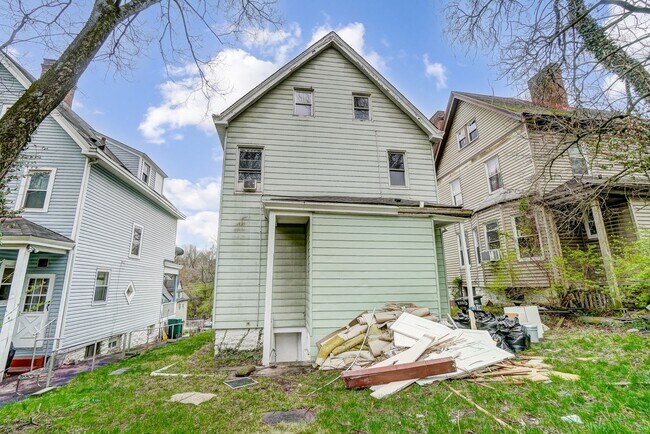 Building Photo - Three Bedroom in Cincinnati!