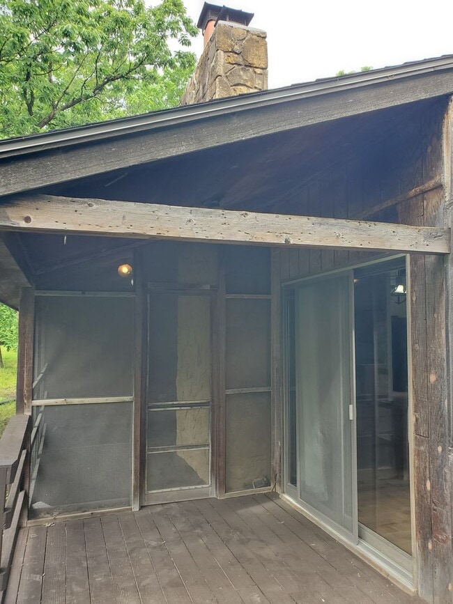 Building Photo - Secluded luxury cabin in woods with privat...